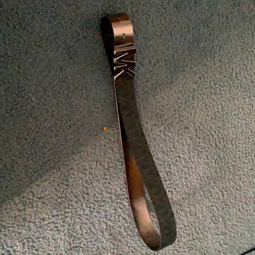 MICHEAL KORS LOGO BELT